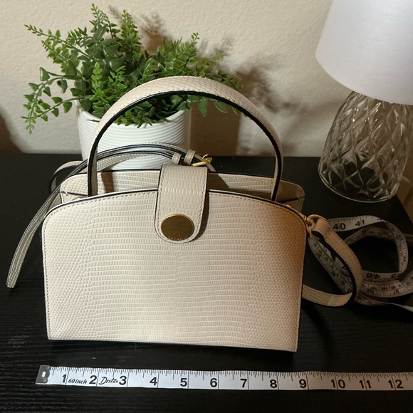 orYANY Handbags - NWOT Oryany Ali Lizard-embossed Crossbody Bag In Vanilla Cream